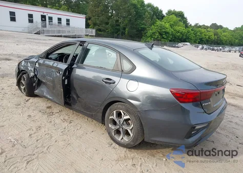 2021 Kia Forte Lxs z USA, uszkodzony, nr VIN 3KPF24AD9ME347076